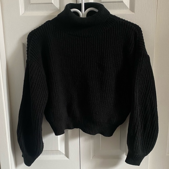 New ROMWE Black Turtle Neck Sweater! - Picture 2 of 3